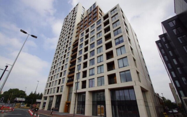 Brand new Luxury 2-bed Flat With Stunning Views