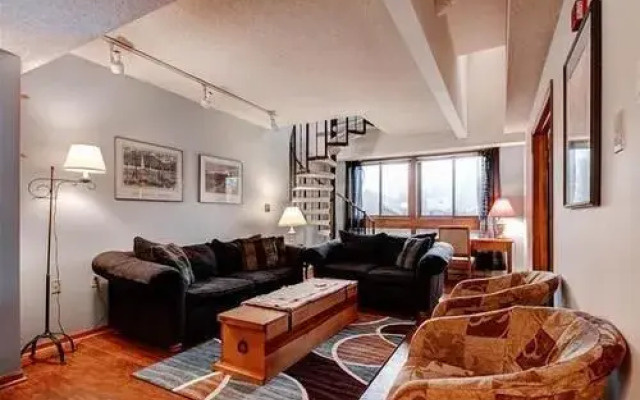 Ski Hill by Pinnacle Lodging