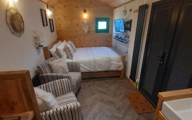 Shepherds Hut With hot tub on Anglesey North Wales