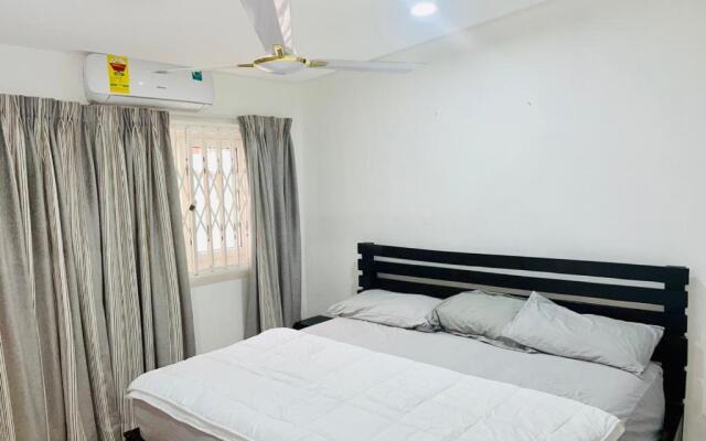 Private 3 Bedroom Home in Gated Community B's Guest House