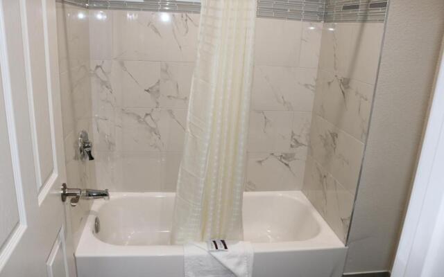 Scottish Inn & Suites - IAH Airport