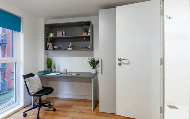 Rooms & Studios for STUDENTS Only BOLTON