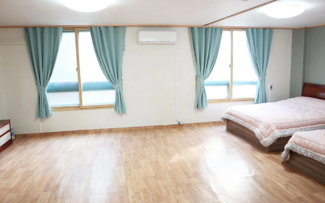 Taean Aini Pension