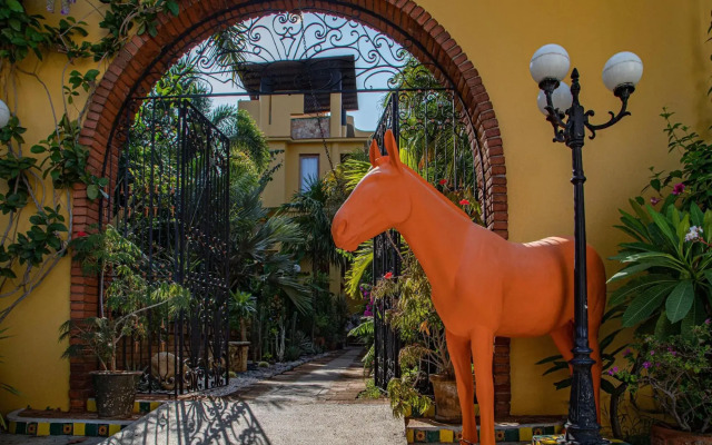 Hotel Suites La Hacienda