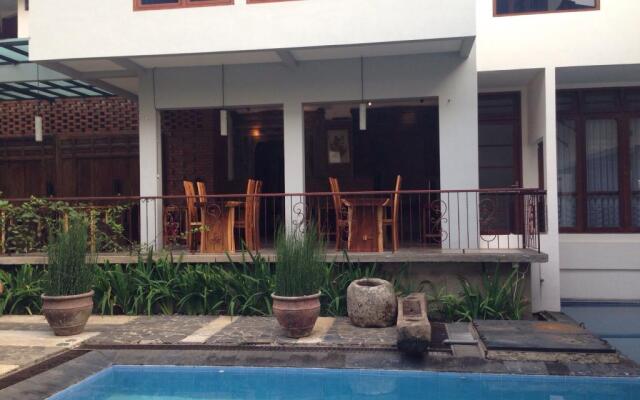 Lotus Art & Garden Hotel