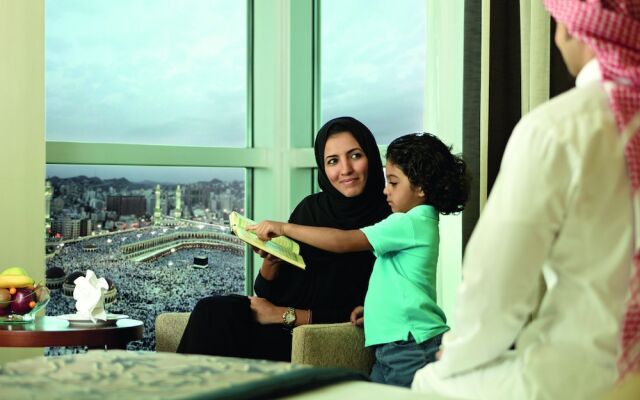 Movepinck & Residence Hajar Tower