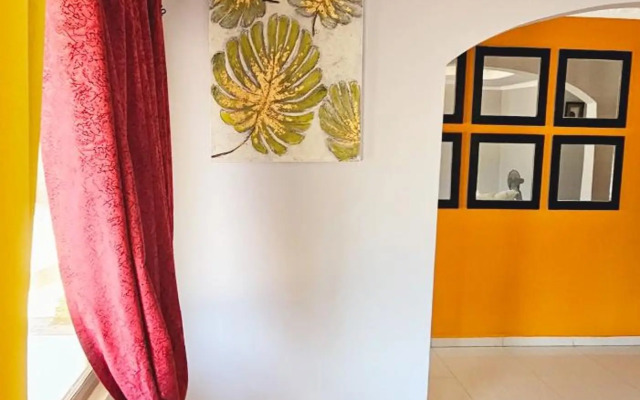 Cheerful and luxurious 4 bedroom villa with a pool.