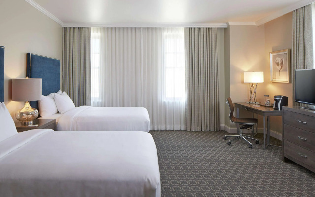Redmont Hotel Birmingham, Curio Collection by Hilton