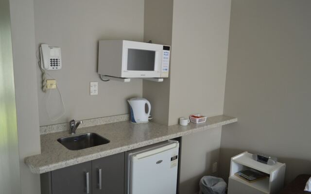 Brightwater Motor Inn