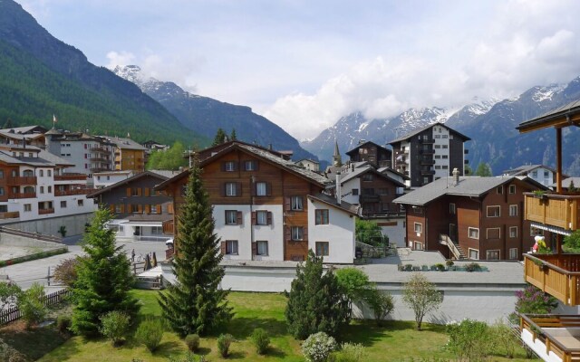 Apartment Appartement 13