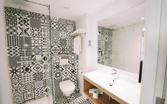 Utopia Hotel