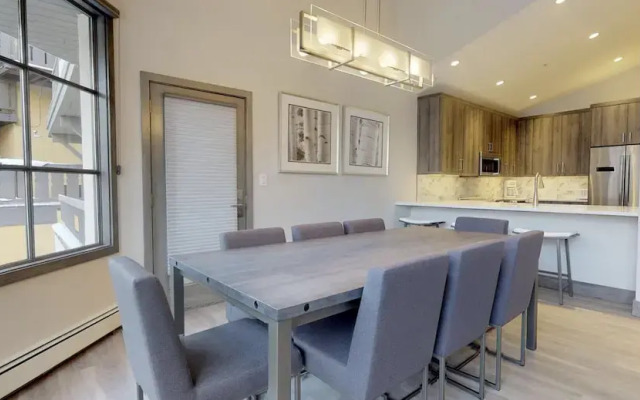 Vail Village Center Place 3 Bedroom Condo