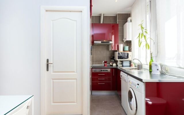 Apartment with 2 Bedrooms in Madrid, with Wifi
