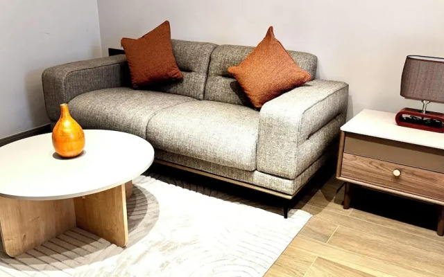 Elite Luxury Suites at Diamond in City