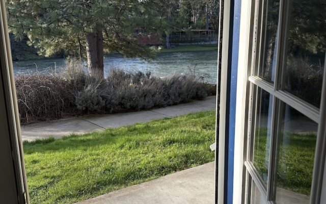 Edgewater Inn Shady Cove