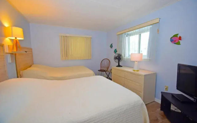 Thunder Island 112c 2 Bedroom Condo by RedAwning