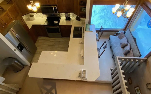 Snow Creek 1551 - Ski-in/ski-out + Pool & Hot Tub