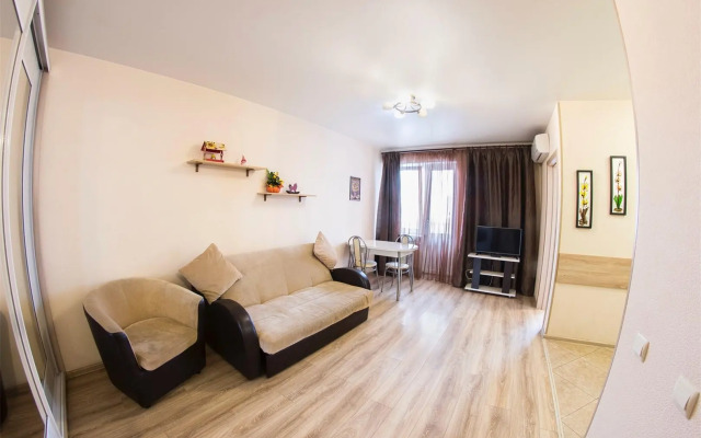 Огни Саратова на улице имени Е.И. Пугачёва 49