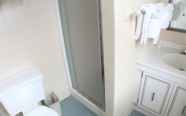 Waynebrook Inn, Est 1865