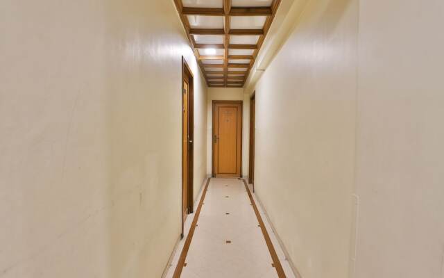 OYO 23337 Flagship Ashram Road