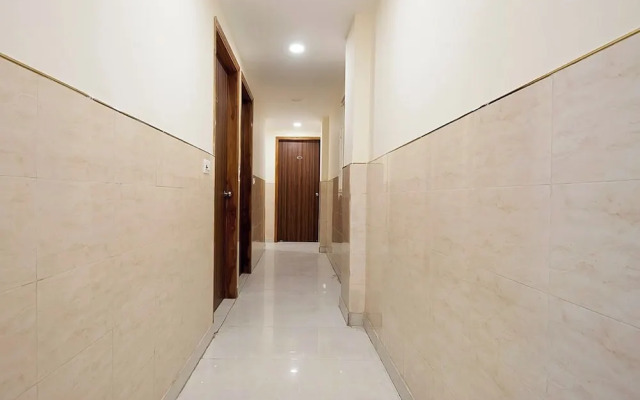 Hotel Shree Sai Dham Near New Delhi Railway Station, Paharganj