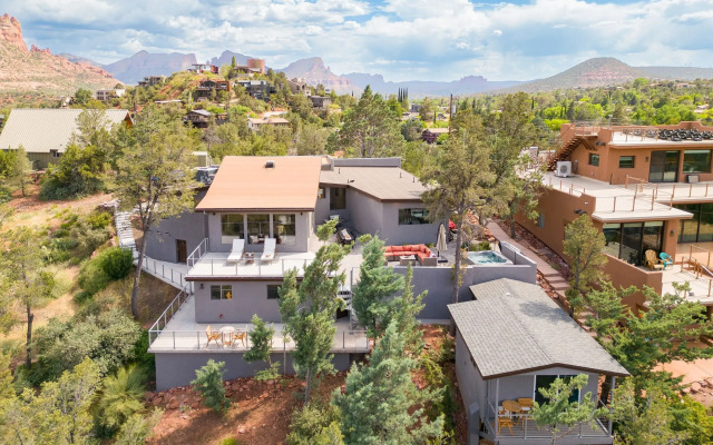 The Viewpoint by Avantstay Luxe Home + Spa/views