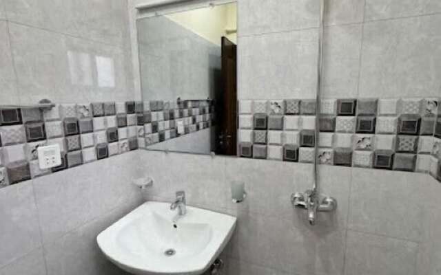 Gold Pine Hotel Lahore