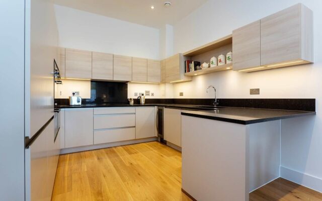 Veeve - Portobell Square