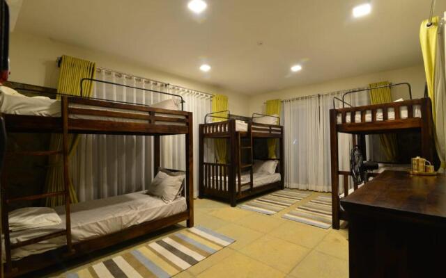 Castle Vintage VillageHouse 6BHK