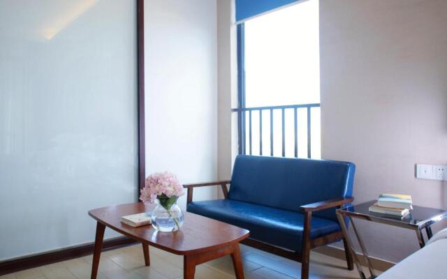 Green Collection Care Hotel (24 Hours Free Transfer from Meilan Airport/Railway Station)
