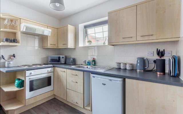 Studio Apartment in Worcester City Centre!