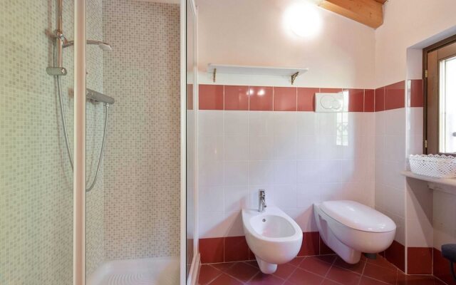 Fabulous Mansion in Pesina Spezie near Lake