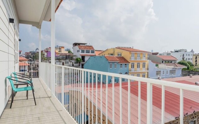w Lovely 3BR With Modern Balcony in Panama