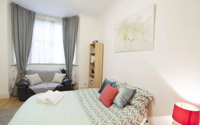 Queen's Club Apartments