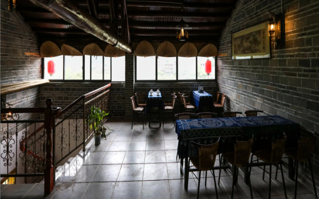 Fengguan Mountain Meilu Village Inn (Yangshuo Yulong River Scenic Area)