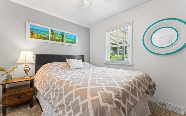 The Blue Bungalow Stay for 8