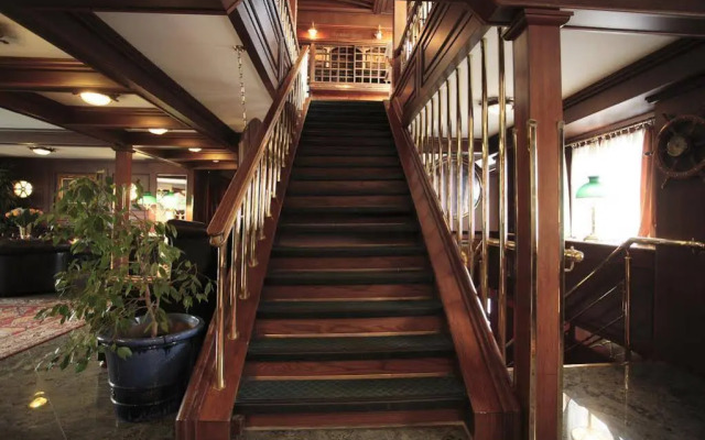 Botel Admiral