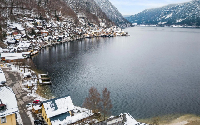 Hallstatt Lakeside Top 2