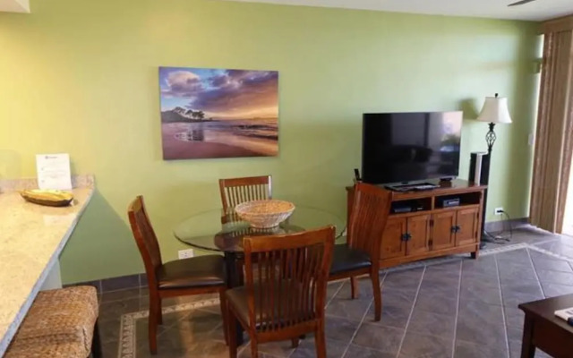 Kahana Reef 106 by RedAwning