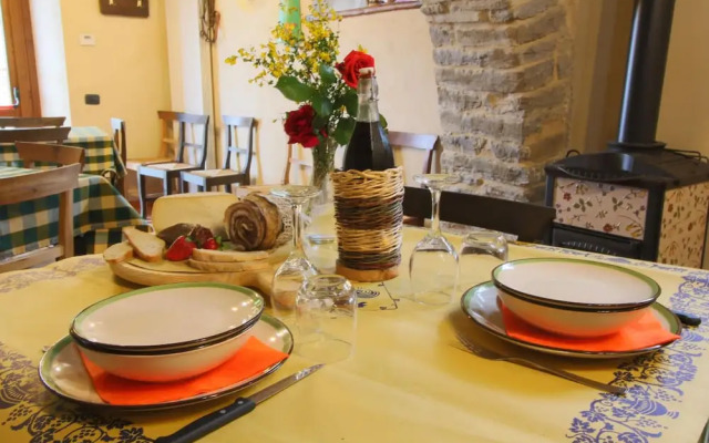 Farmhouse in the Marche With Swimming Pool
