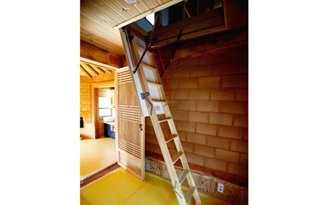 Yeongwol Wolgang Sanhachon Pension