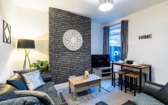 Contractor and Family House & Free Parking & Garden