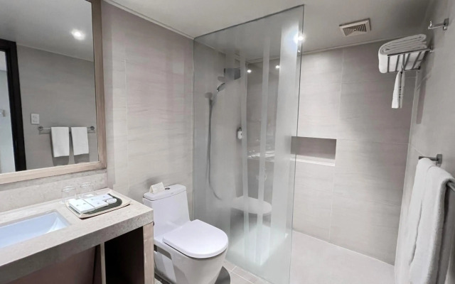 Taal Vista Hotel