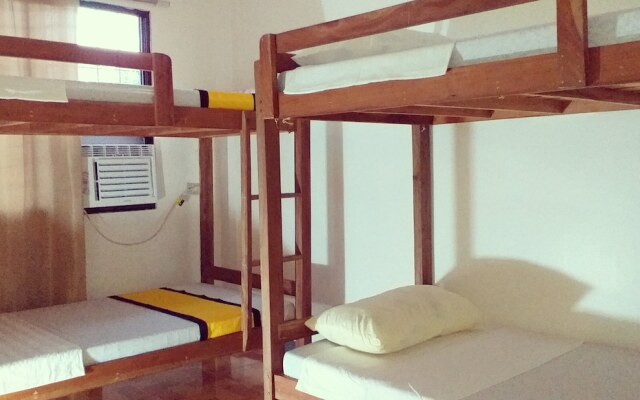 B Hive Dormitory - Hostel