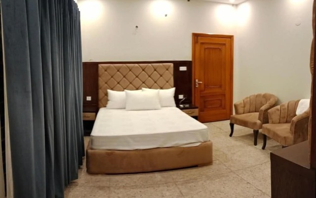 Grand Hayat Guest House
