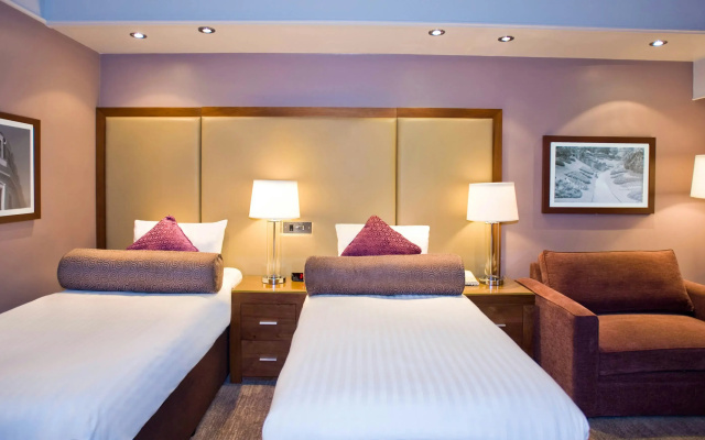 Sandman Signature London Gatwick Hotel