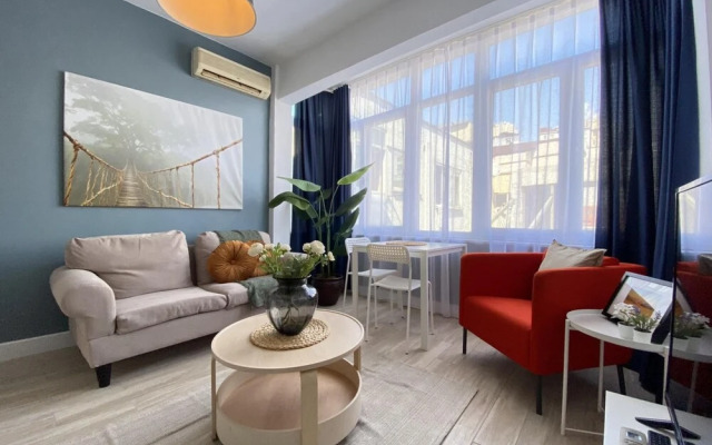 Central and Modern Flat in Cihangir