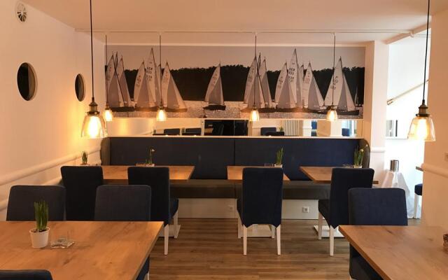 Victoria Suites