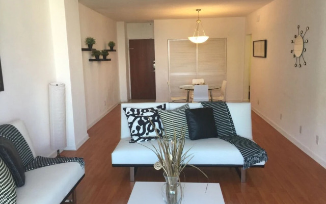 Beach Apartments Hollywood