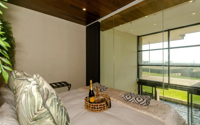 Quayside Waterfront Apartment